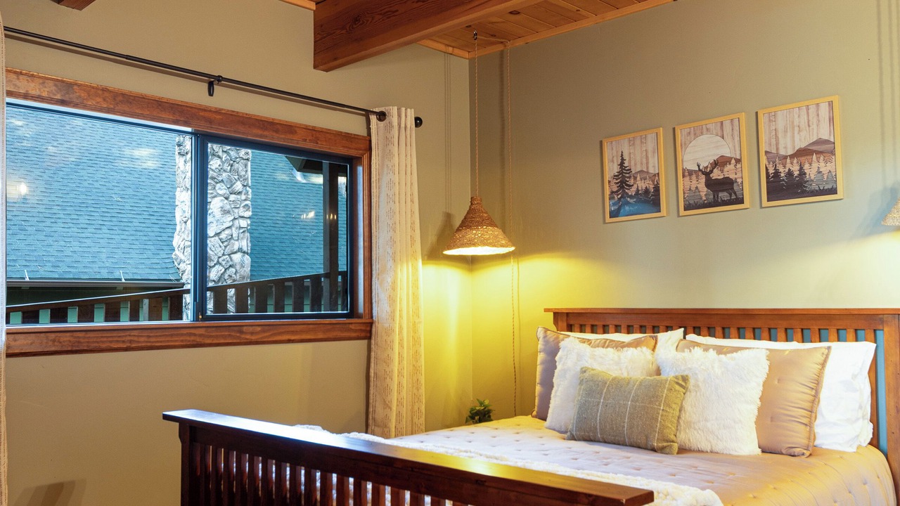 Photo of Bedroom in Moonridge