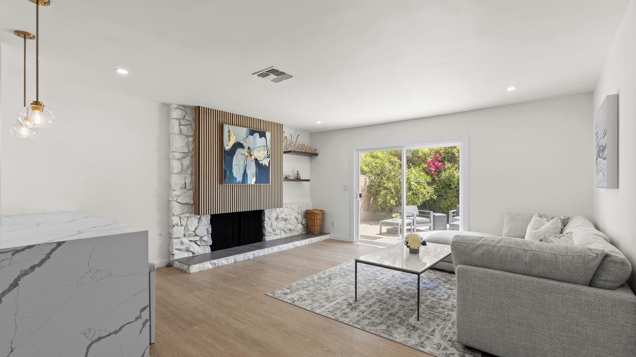 Photo of Livingroom in North Hills