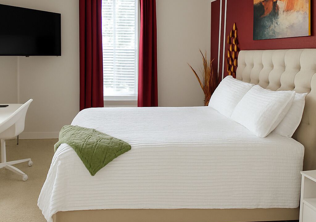 Photo of Bedroom in NoHo Arts District