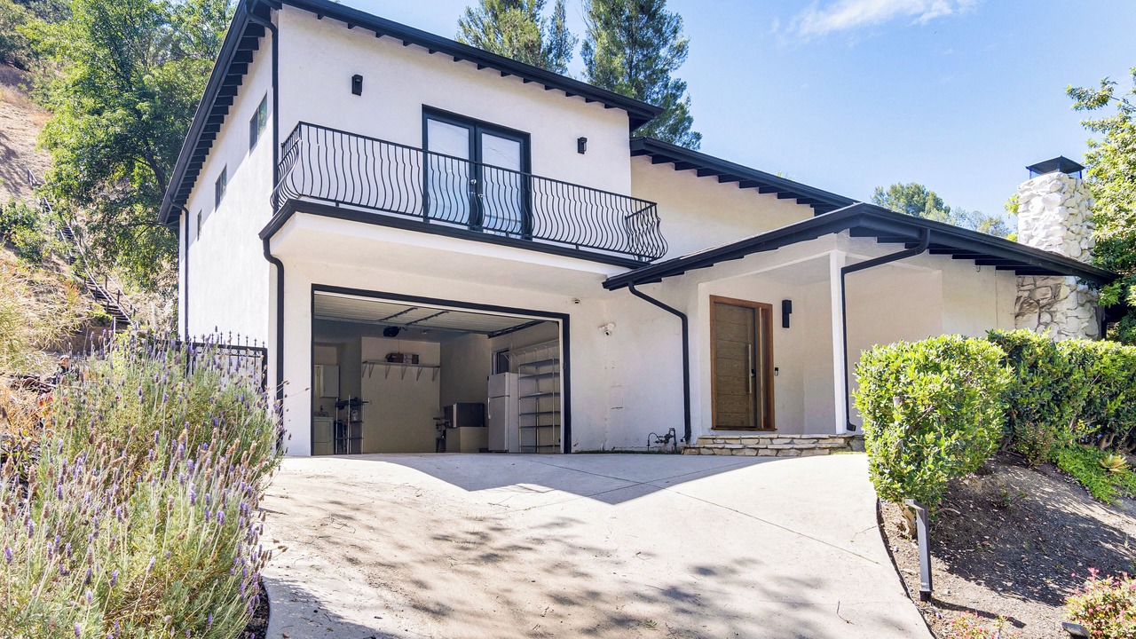 Photo of Outdoor in Encino