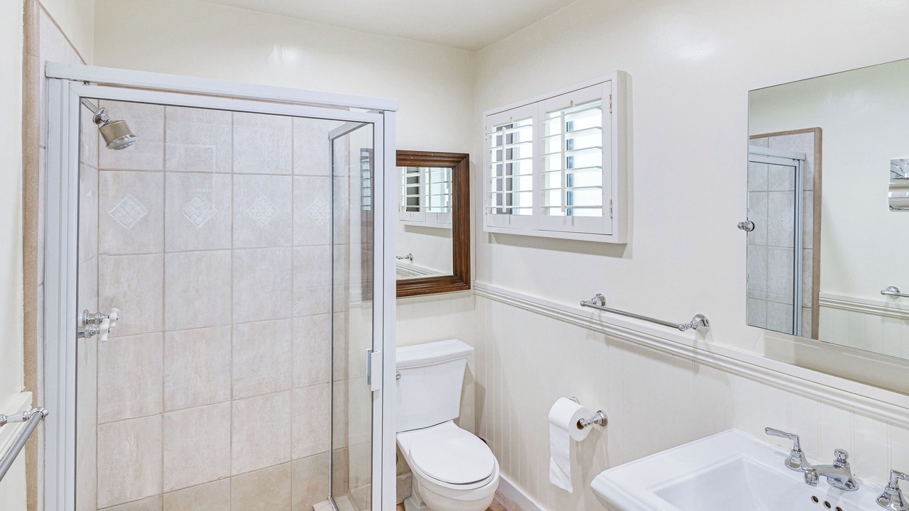 Photo of Bathroom in Encino