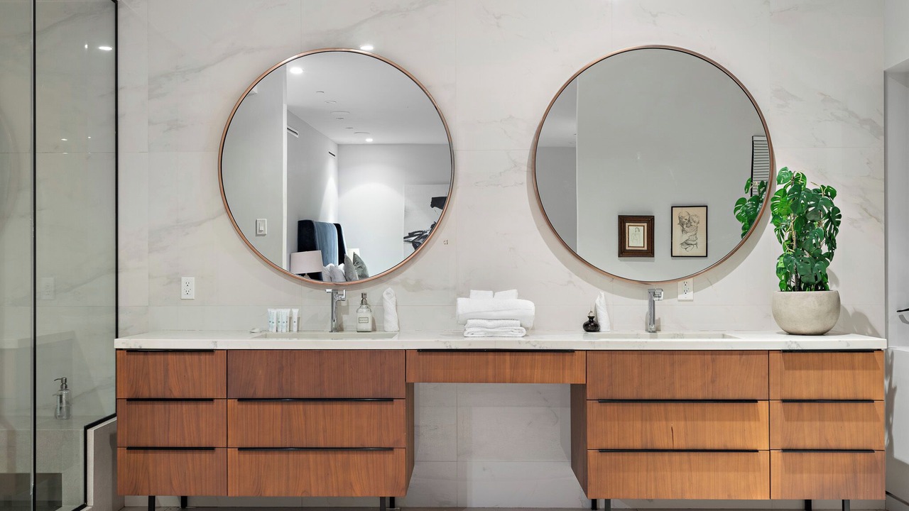 Photo of Bathroom in Hollywood