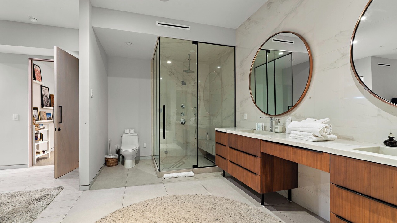 Photo of Bathroom in Hollywood