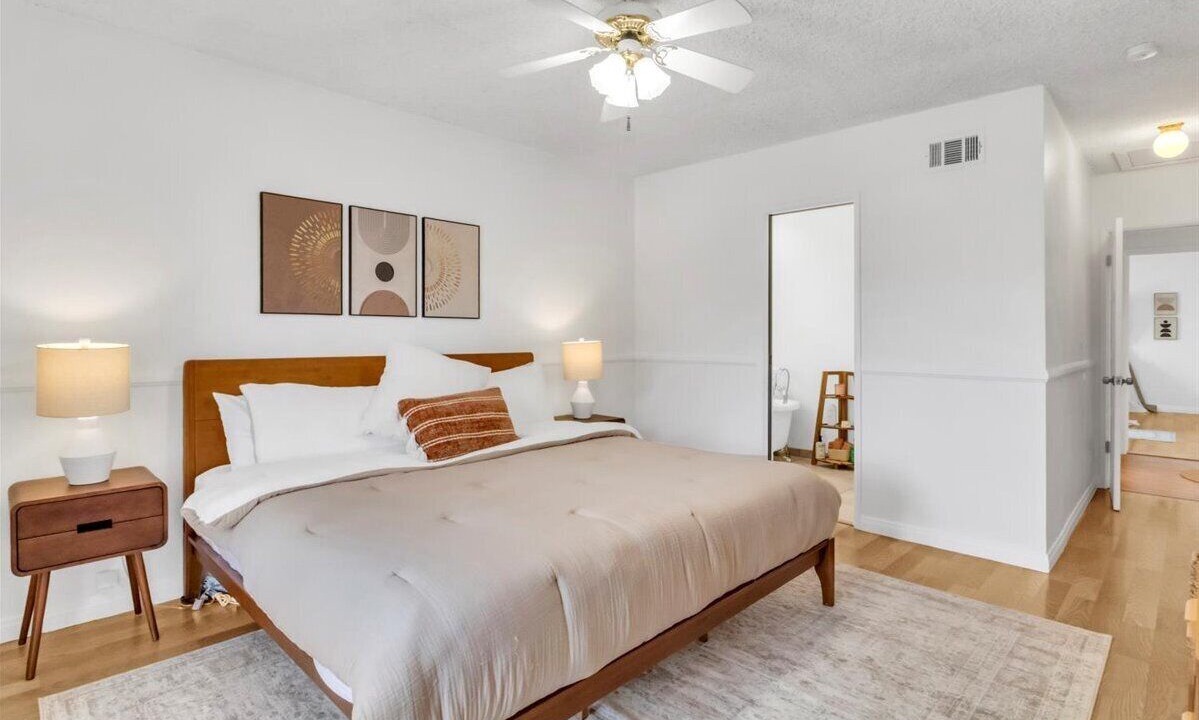 Photo of Bedroom in Woodland Hills