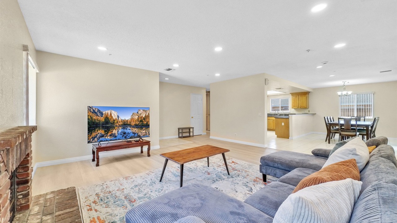 Photo of Livingroom in El Monte