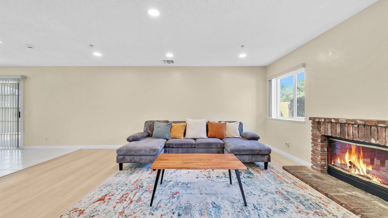Photo of Livingroom in El Monte