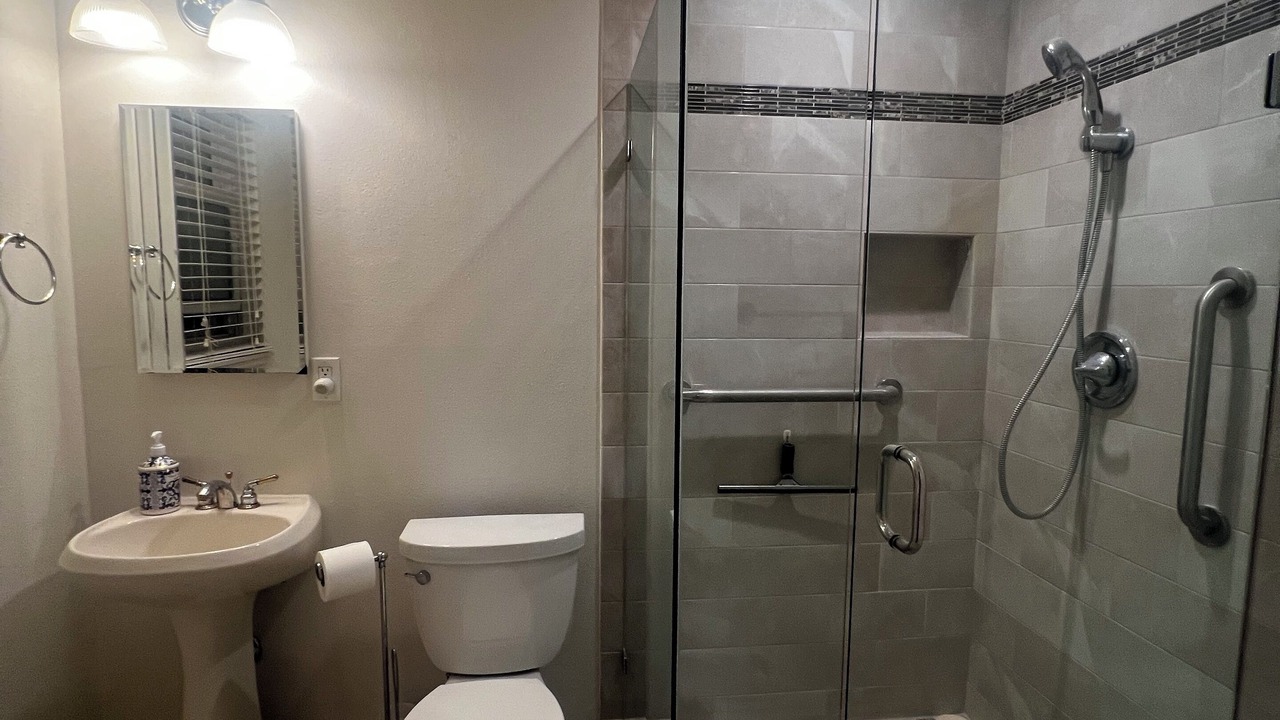 Photo of Bathroom in West Hills