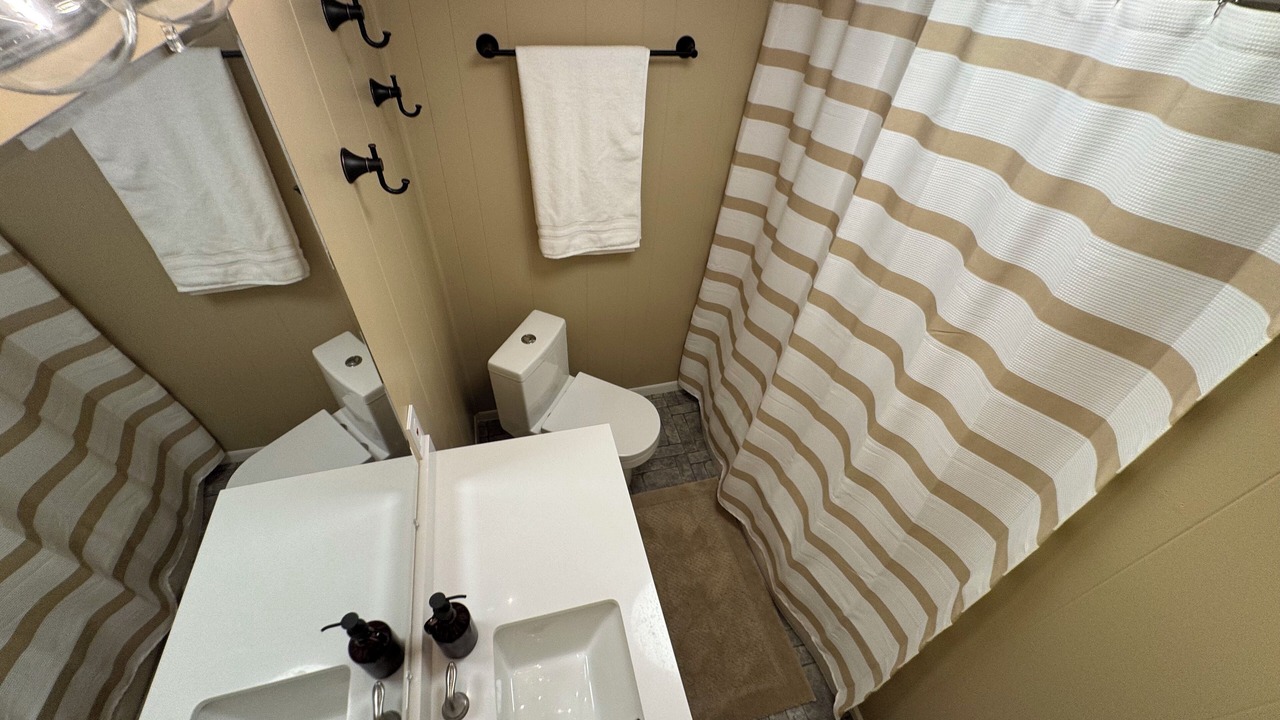 Photo of Bathroom in Green Valley Lake