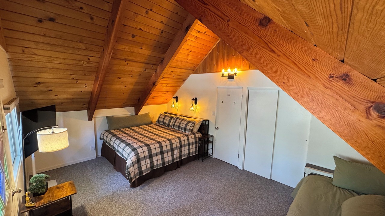 Photo of Bedroom in Green Valley Lake