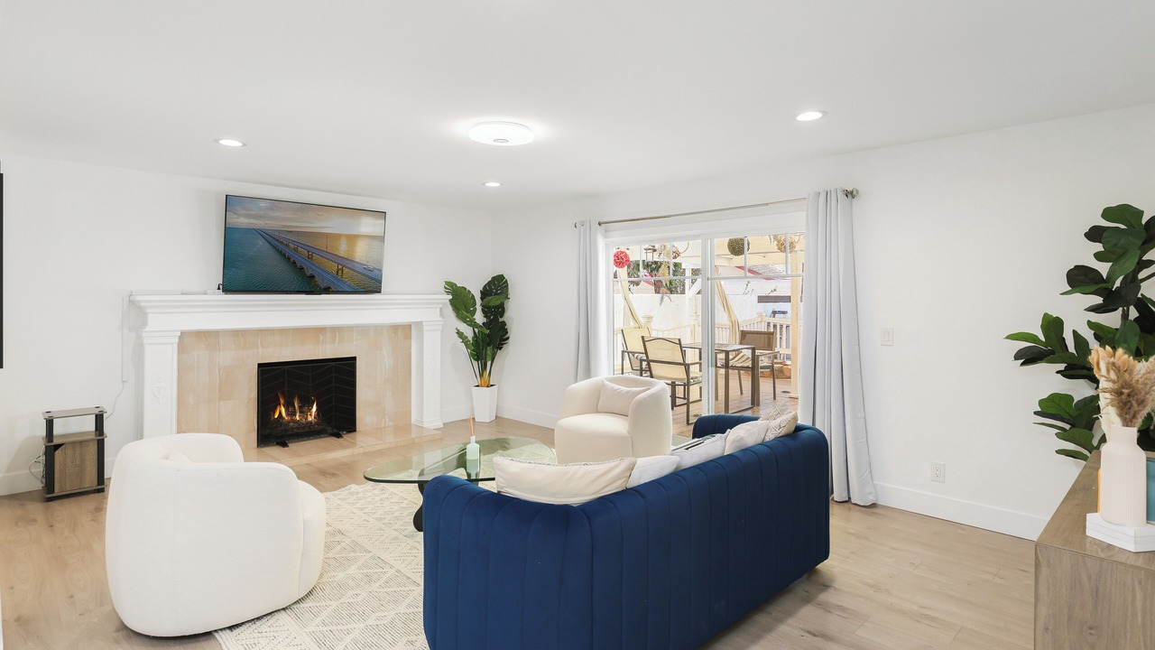 Photo of Livingroom in Fountain Valley