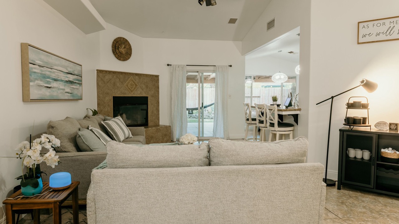 Photo of Livingroom in Pumpkin Center