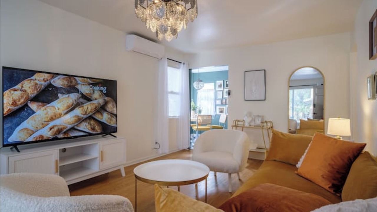 Photo of Livingroom in Pasadena