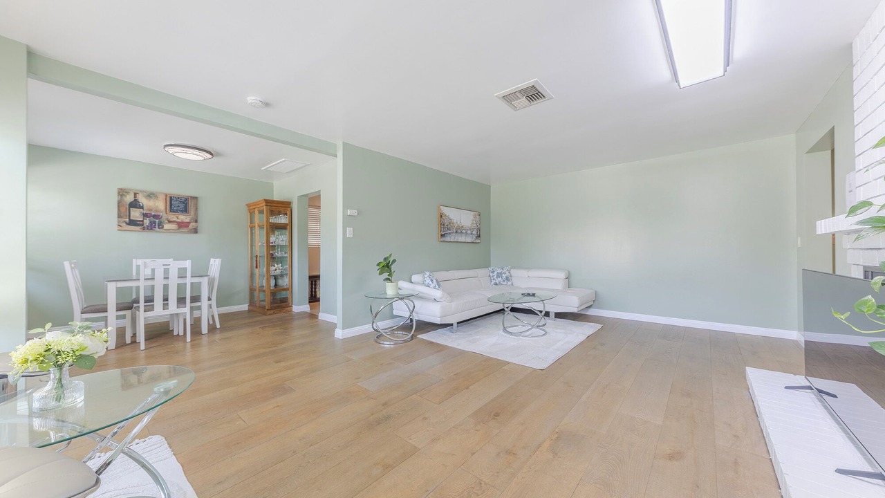 Photo of Livingroom in Mayflower Village