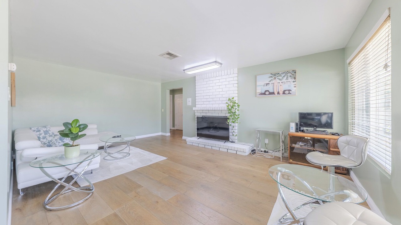 Photo of Livingroom in Mayflower Village