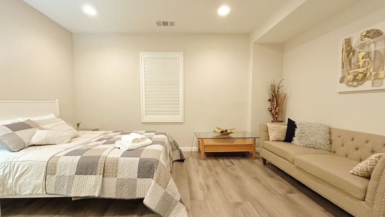 Photo of Bedroom in Portola Springs