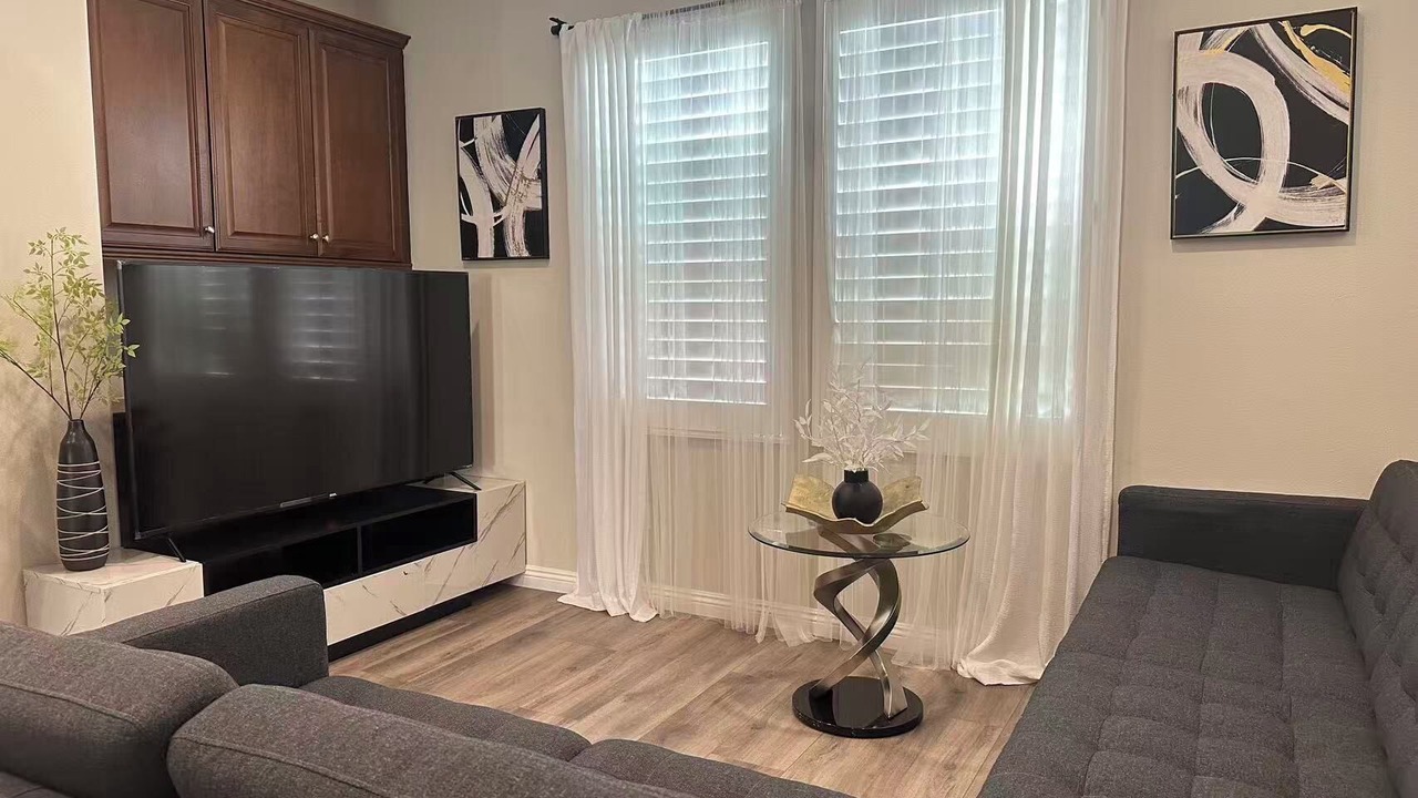 Photo of Livingroom in Portola Springs