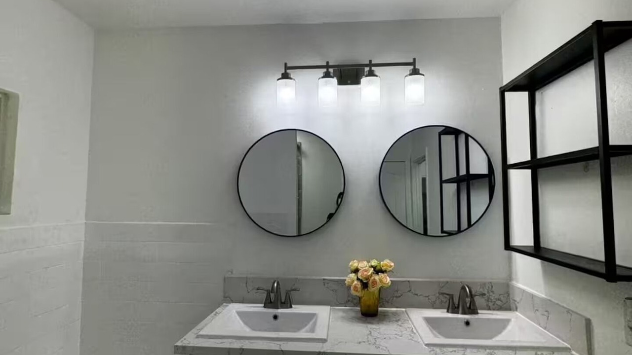 Photo of Bathroom in Porter Ranch