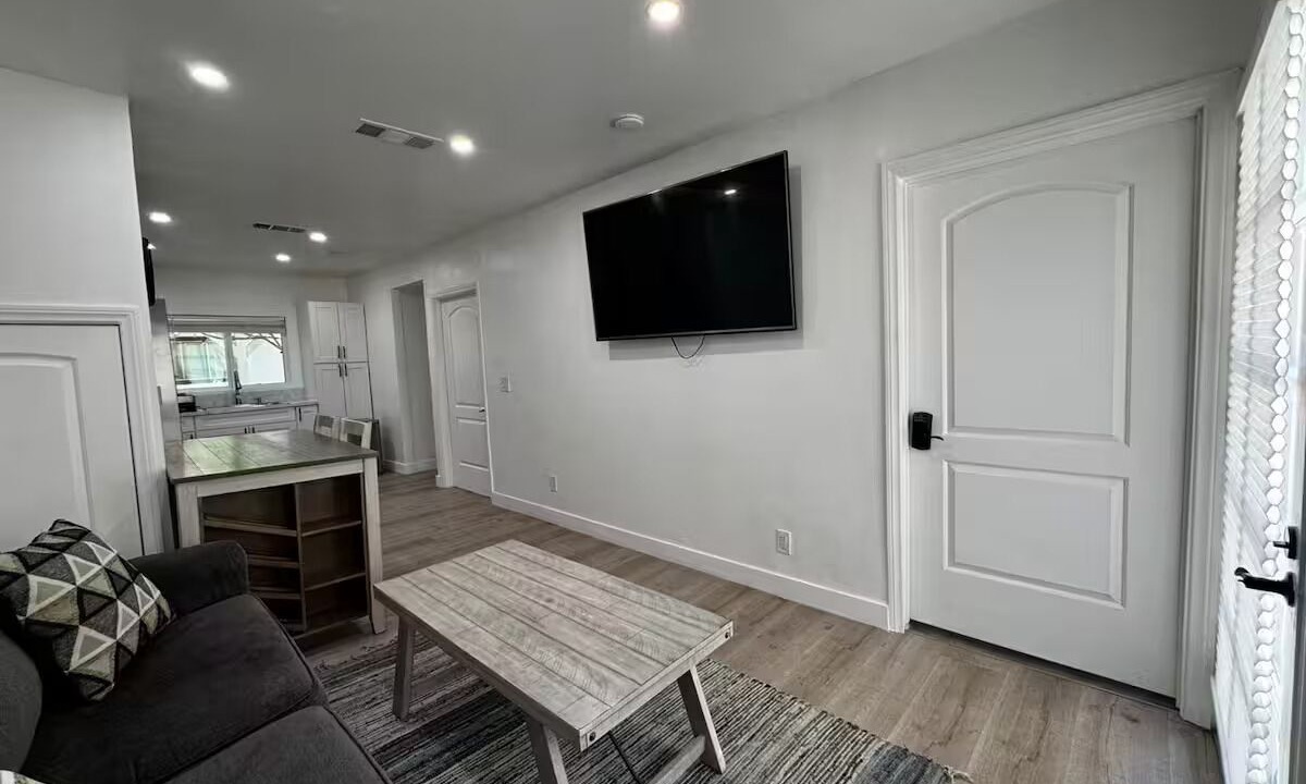 Photo of Livingroom in Porter Ranch