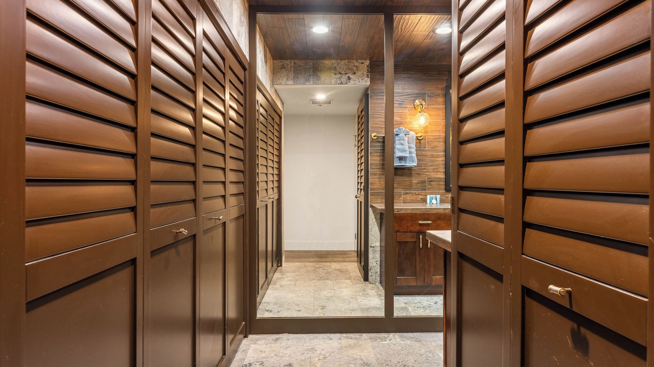 Photo of Bathroom in Downtown Los Angeles