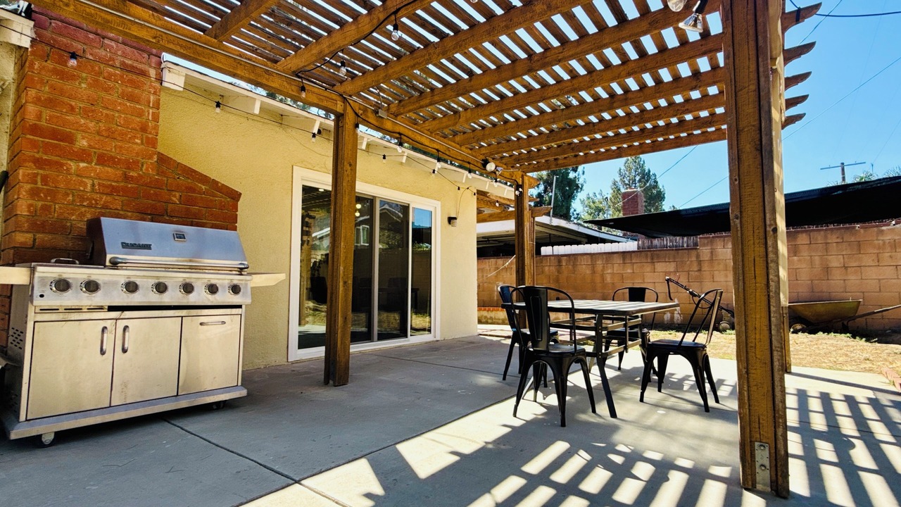 Photo of Outdoor in Canoga Park