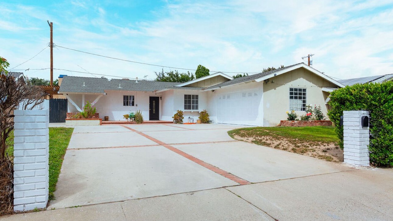 Photo of Outdoor in Canoga Park