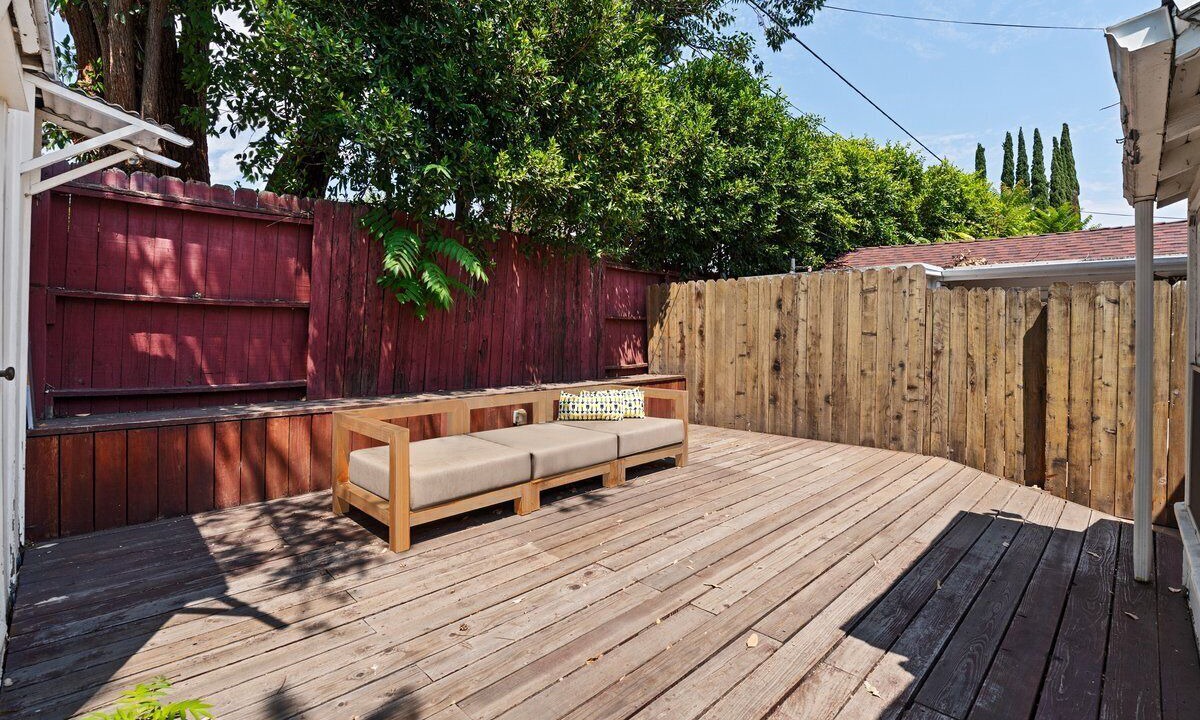 Photo of Patio Balcony in La Crescenta