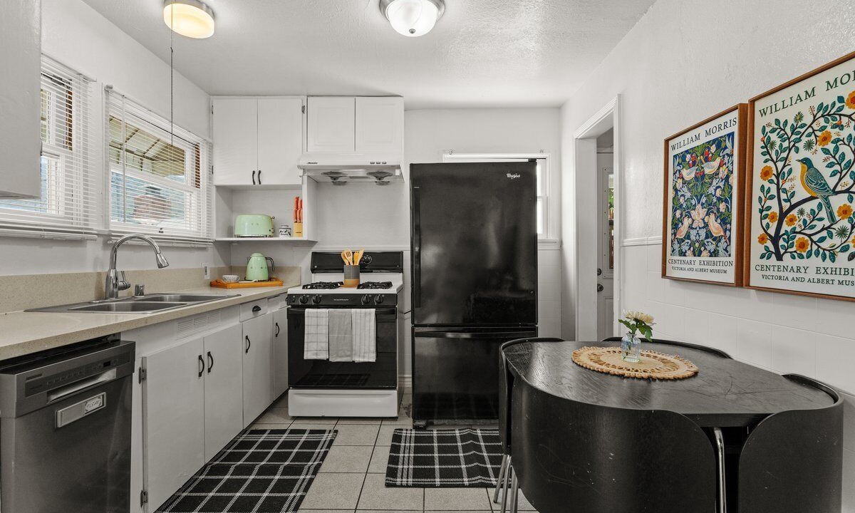 Photo of Kitchen in La Crescenta