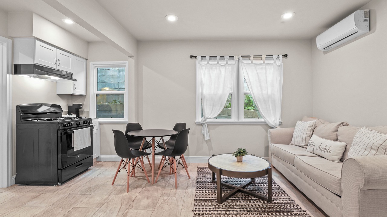 Photo of Livingroom in Inglewood