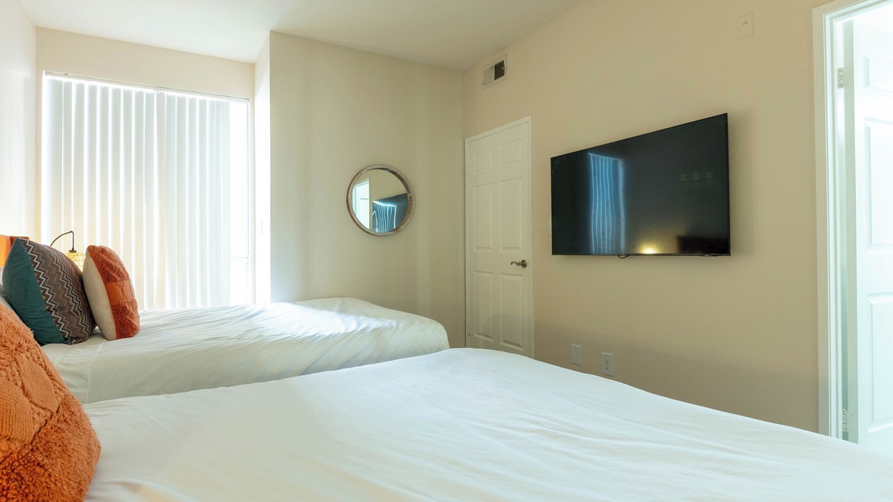 Photo of Bedroom in Miracle Mile