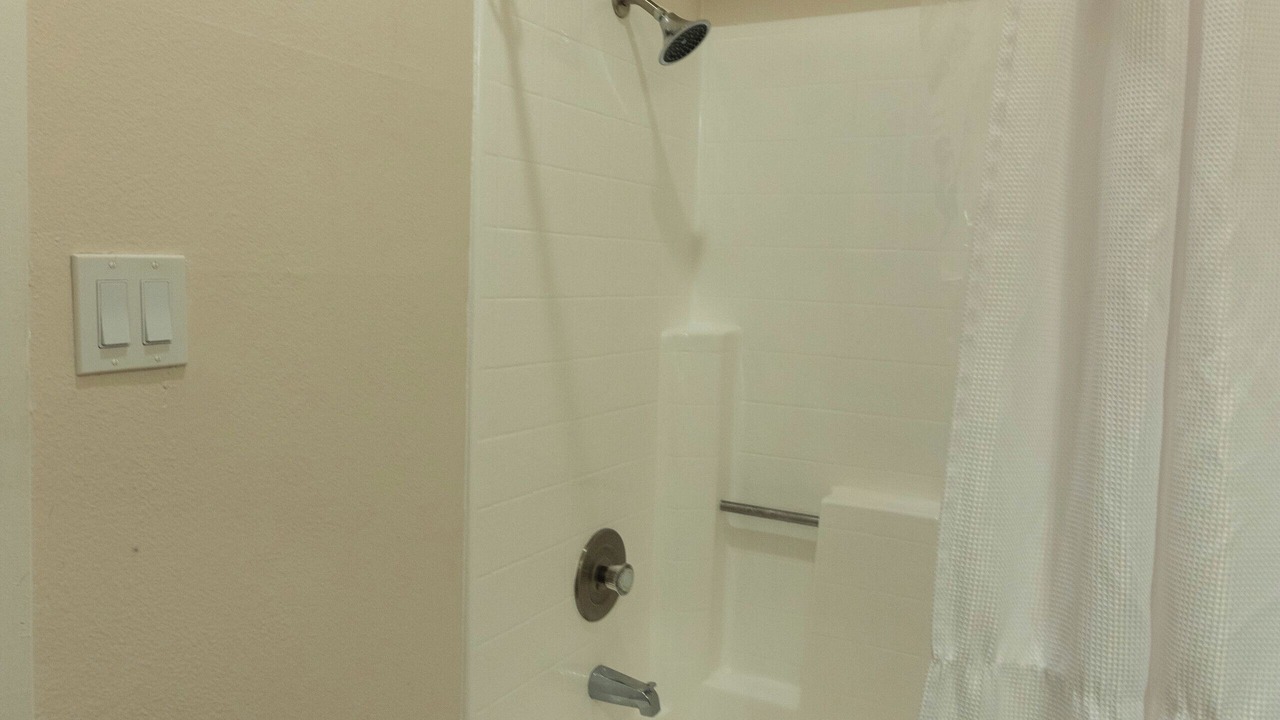 Photo of Bathroom in Miracle Mile