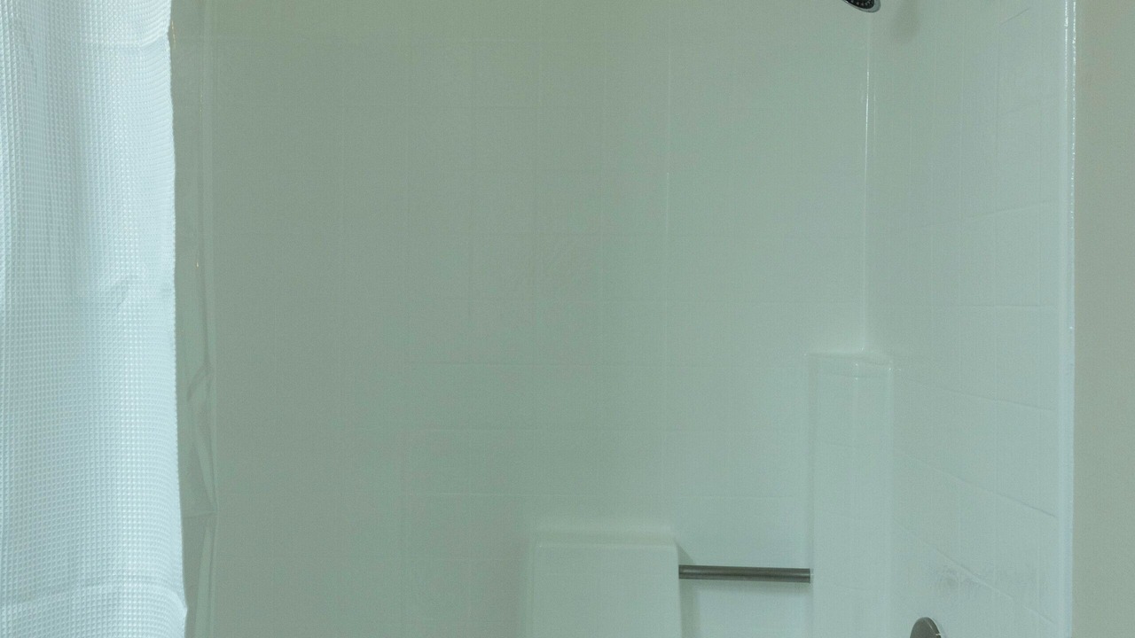 Photo of Bathroom in Miracle Mile