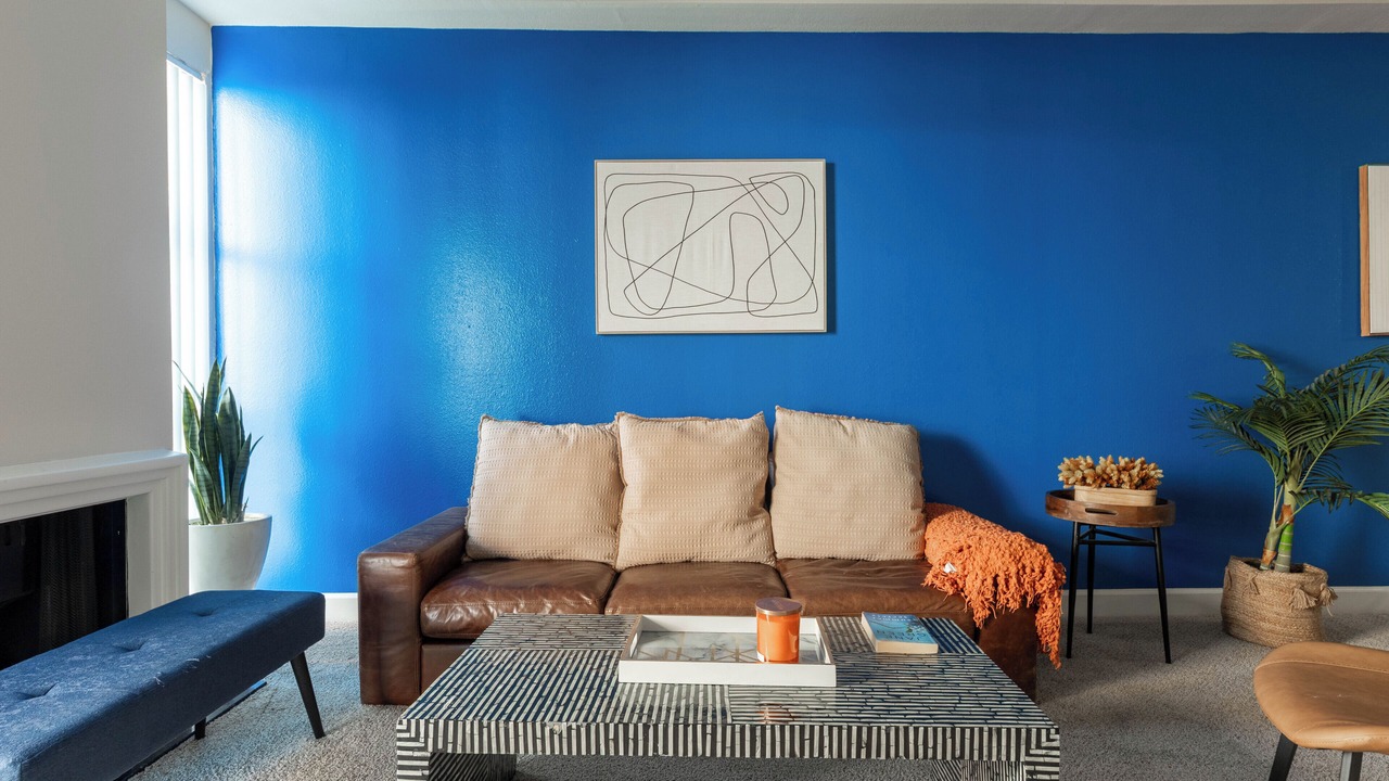 Photo of Livingroom in Miracle Mile