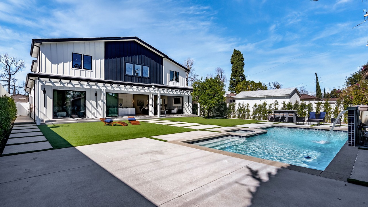 Photo of Outdoor in Encino
