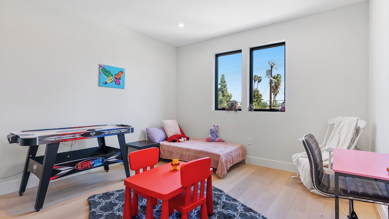 Photo of Bedroom in Encino