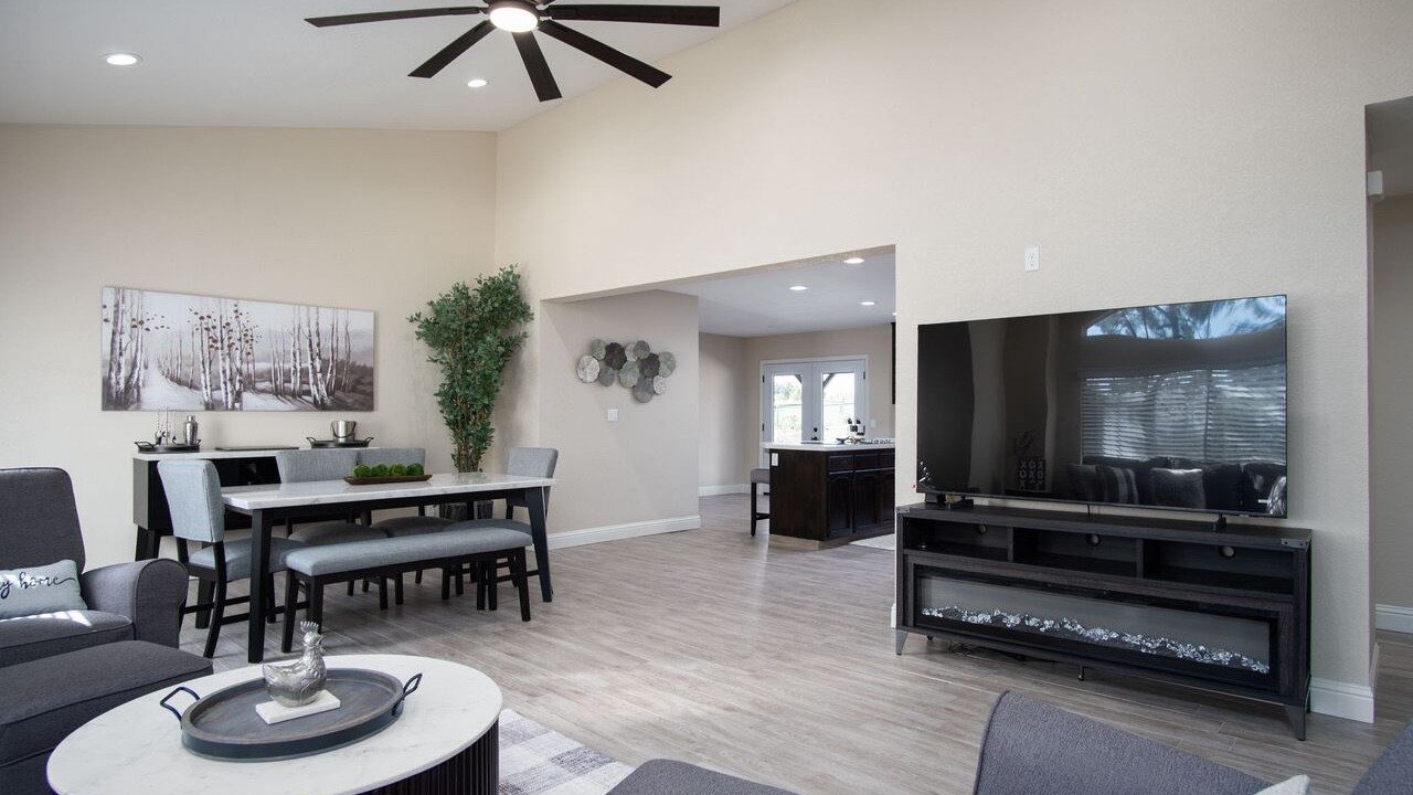 Photo of Livingroom in Springville