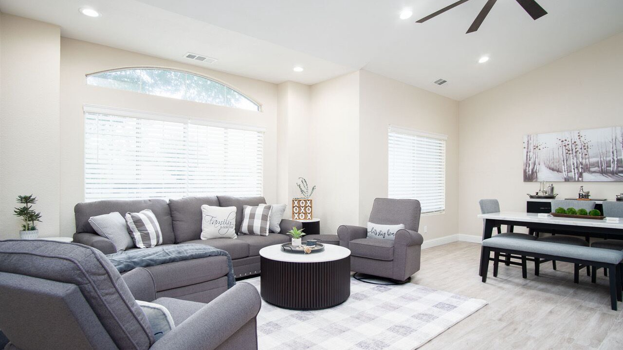 Photo of Livingroom in Springville