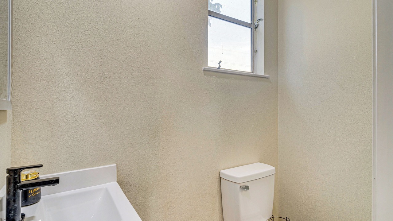Photo of Bathroom in Sylmar