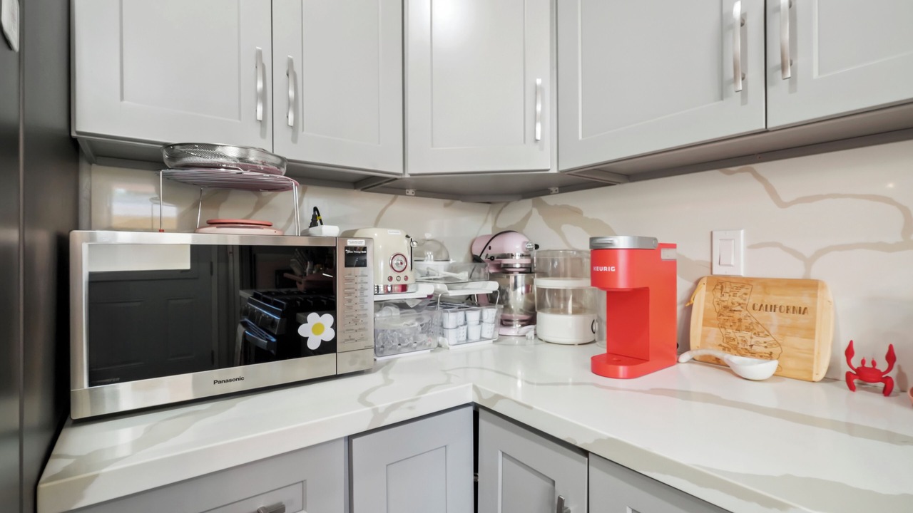 Photo of Kitchen in Warner Center