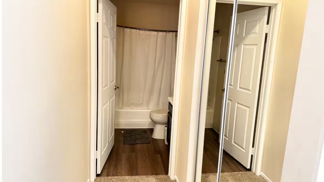 Photo of Bathroom in Miracle Mile