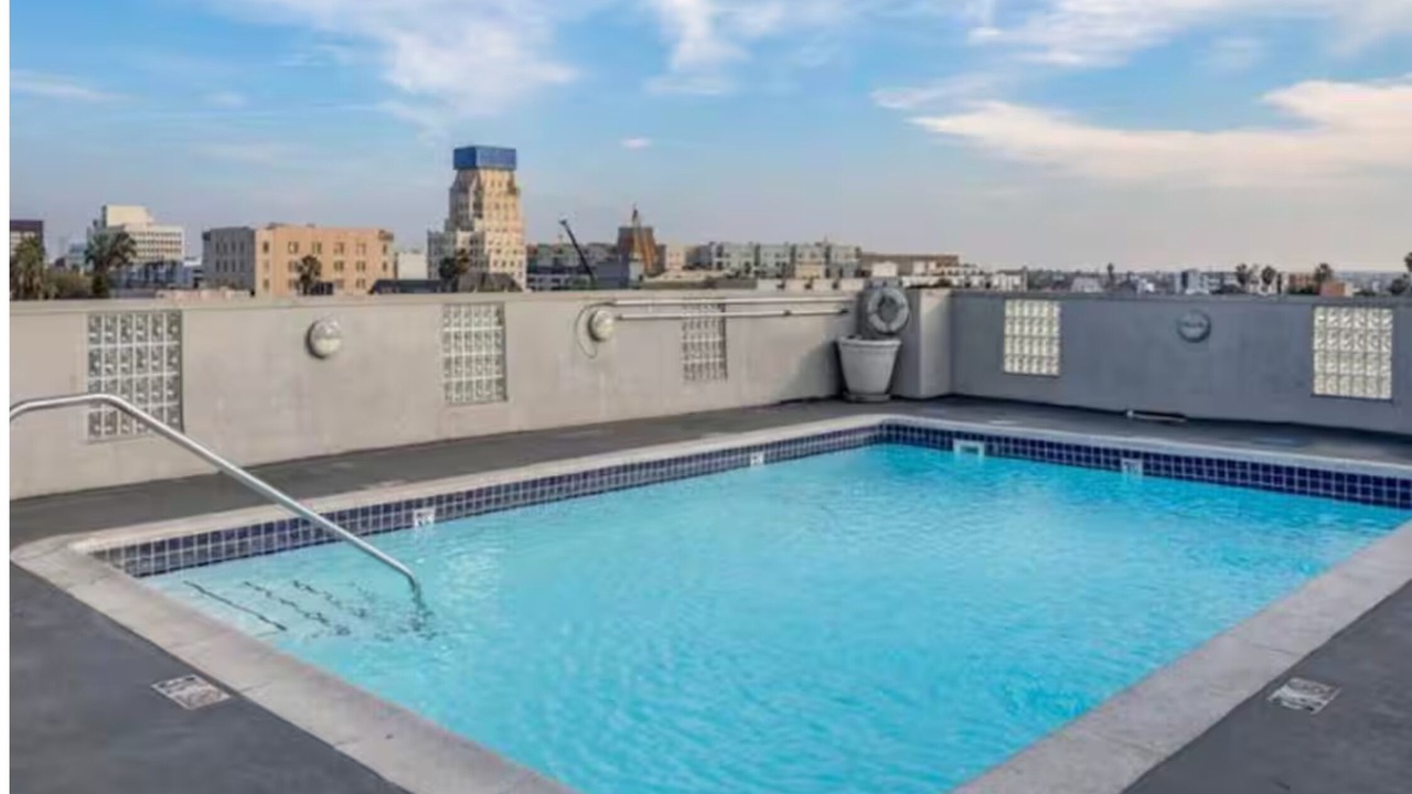 Photo of Outdoor in Miracle Mile