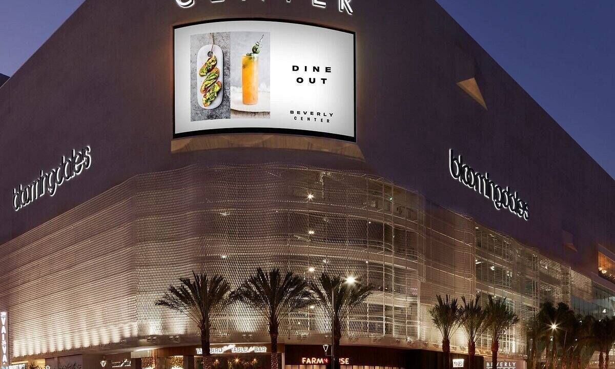 Photo of Outdoor in Miracle Mile