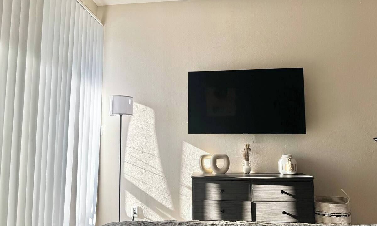 Photo of Bedroom in Miracle Mile