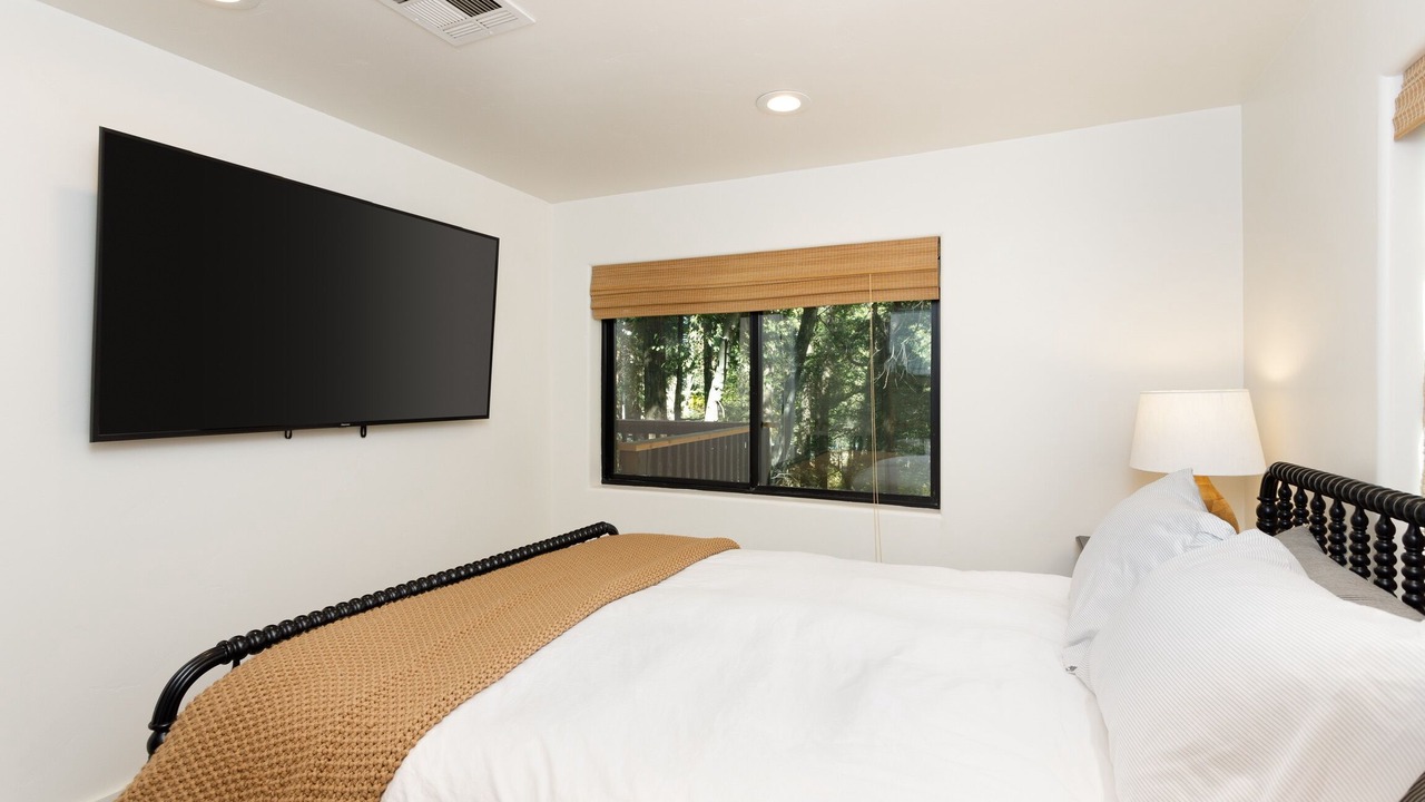 Photo of Bedroom in Cedar Glen