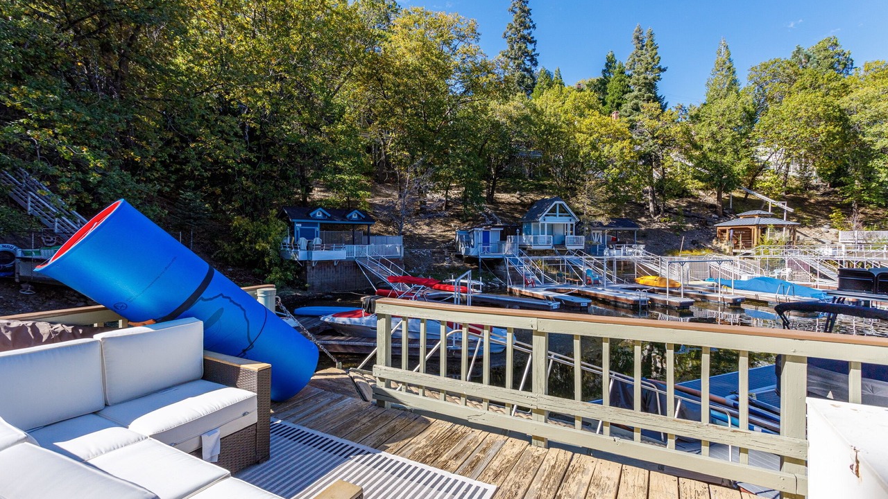 Photo of Patio Balcony in Cedar Glen