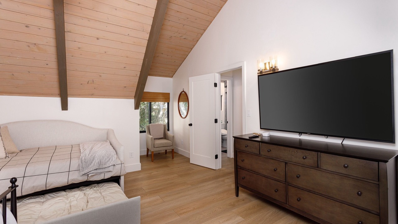 Photo of Bedroom in Cedar Glen