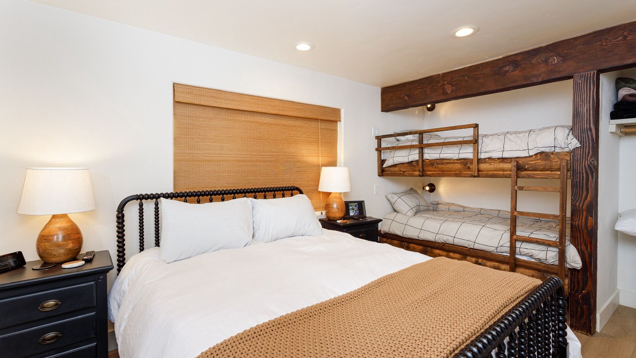 Photo of Bedroom in Cedar Glen