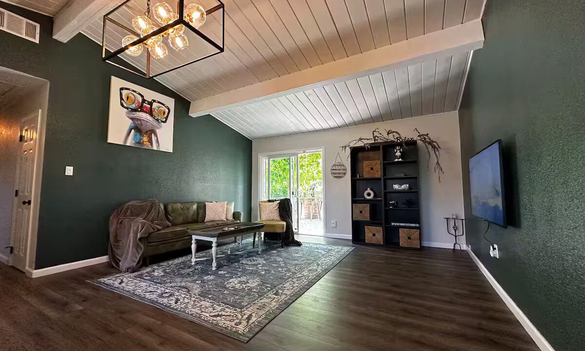 Photo of Livingroom in Napa
