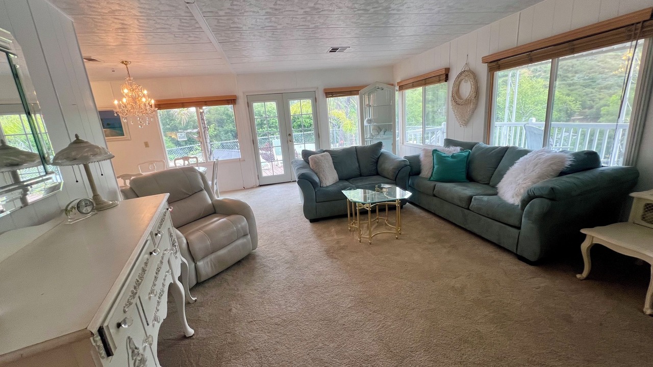Photo of Livingroom in Agoura Hills