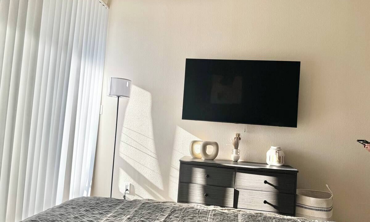 Photo of Bedroom in Miracle Mile