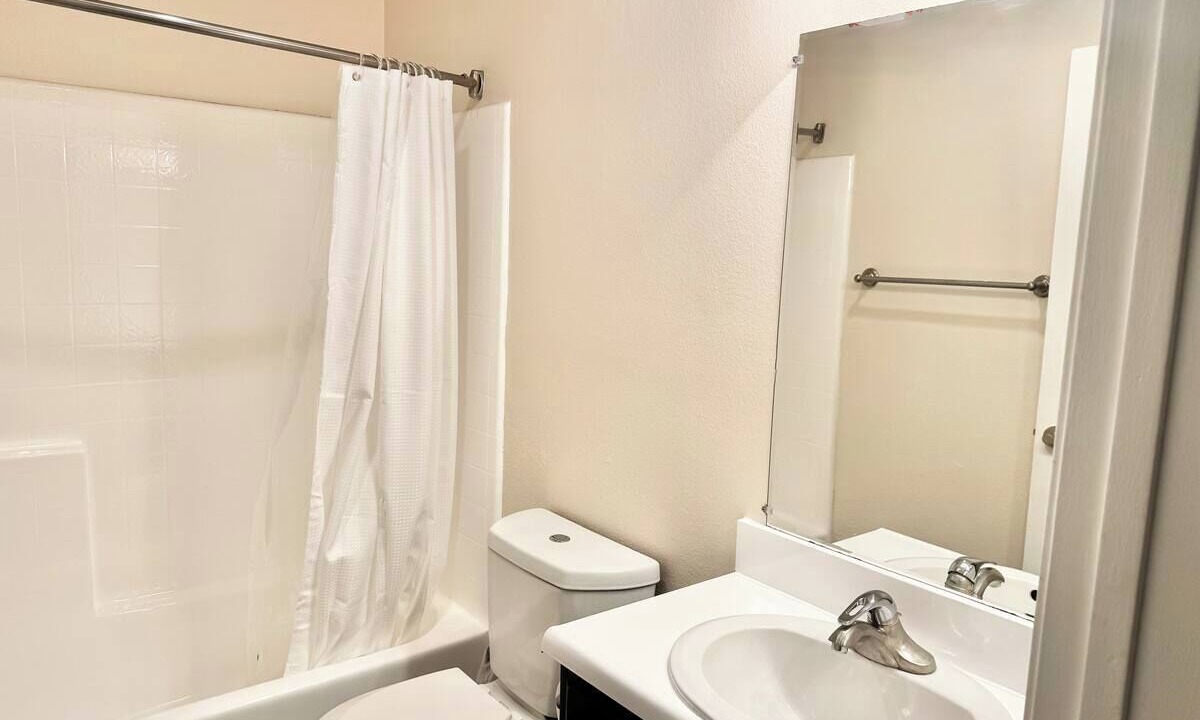 Photo of Bathroom in Miracle Mile